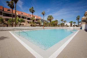 Playa Honda 311, heart of Las Americas, pool view