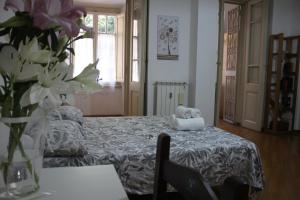 Golden Rome Studio Apartment