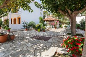 Smaragdi Rooms and Studios Skopelos Greece