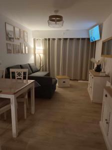 Studio cosy, magnifique vue mer