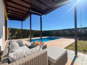 Villa Yellow Butterfly with Private Pool and Sea View near Lindos - Gennadi