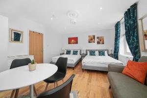 Amazing Apt with AC - West End - OXFORD STREET- Holborn - SLEEPS 6