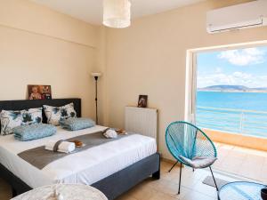 AB Preveza Apartments-15 Meters Over the Sea Attic & Alexanders the Great Executive Suite