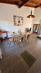LOS SUIZOS SUITES - Aeropuerto Internacional, Universidad Siglo 21 y Blas Pascal, Sanatorio Allende y Hospital Privado, Estadio Kempes y Chateu, Quorum, Mujer Urbana, Complejo Ferial Córdoba