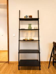 Luxury 2BR with Sauna, work station & EV Charger