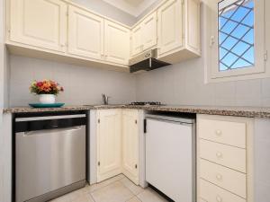 Two Bedroom Le Ginestre img11