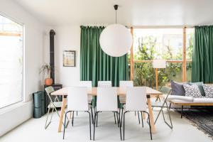 4BR, Garden & BBQ, 5min to Milícias Beach, Easy Park, Casa Yucca