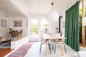 4BR, Garden & BBQ, 5min to Milícias Beach, Easy Park, Casa Yucca