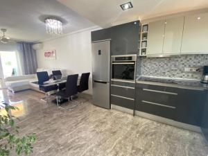 LaZenia-Holiday - Vacation Apartment - Torrevieja, Costa Blanca, Spain