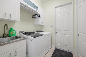 Luxury Gulf Access SW Cape Coral 3BR Dog Friendly