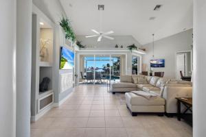 Luxury Gulf Access SW Cape Coral 3BR Dog Friendly