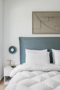 Waves & Agistri by Nest
