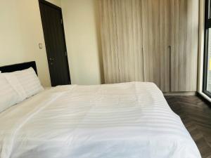 Eco Balcony Apartment - The Opus One Vinhomes Grand Park