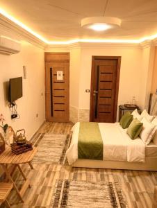 SuN roof pyramids view inn Jacuzzi stay & tours
