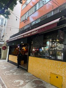 Rua Dias Ferreira, Praia e Restaurantes