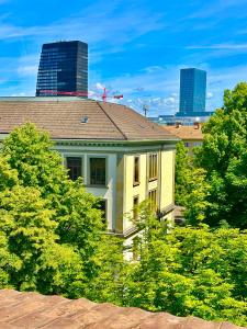Bright and quite Appartment with Balcony & Skylines View, Kitchen,Bath,Wifi