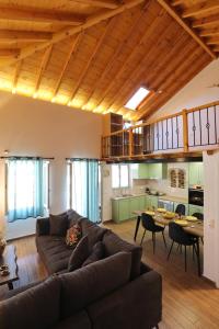 Stellas House Main
