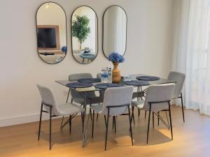 Luxury JBR Escape in 3BR & Maid or Walk to Beach