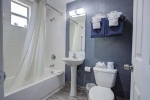 Beach House Inn with POOL & Hot Tub