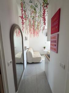White Pearl Apartments