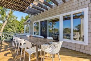 Viewhouse -Private Beach Access - Walkable - EV