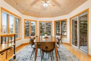 Viewhouse -Private Beach Access - Walkable - EV