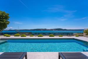 Beachfront Villa Luminara