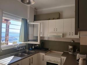 Majestic Sea View Lydia Residence