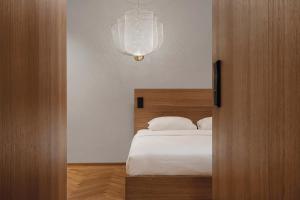 Woodline Suite