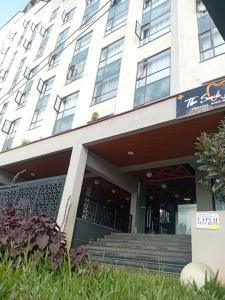 Victor Airport suites