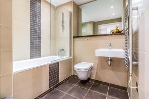 2 Bedroom Flat Deansgate Manchester