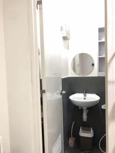 Cozy Condo Apartment in Commonwealth Quezon City