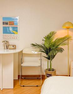 304Hongdae Station Area, Yeonnam, Hongdae Street, 15 Minutes from Itaewon, Single Accommodation, Fully Furnished