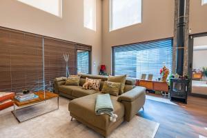 Porto Stadium Private Duplex by Invanting