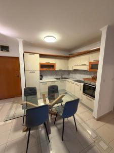 Heart of Town Beach Apartment