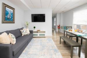 Downtown Suite II