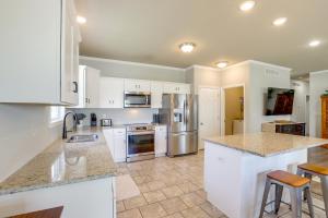Deck & Large Yard! Family Haven in Cape Girardeau
