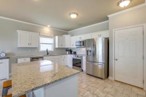 Deck & Large Yard! Family Haven in Cape Girardeau