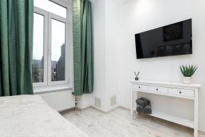 Parking, Sleeps 2, 1 Bedroom and New Interior