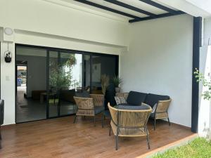 Modern 5BR Villa in Escalon with Private Pool, Big Garden and 10 beds!