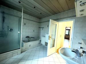 Monteur- & Familienapartment 6 Personen Offenbach