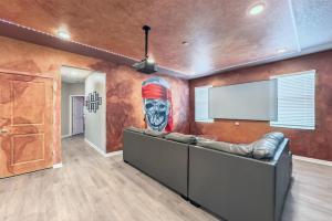 Huge Family Home! Sleeps 26!