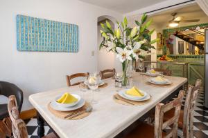 The Bird House, 2BR Artistic Retreat for Creatives in Centro San Miguel de Allende
