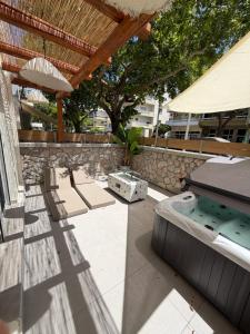 Saint Zoe Suites