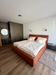 MateGoldApartment IV