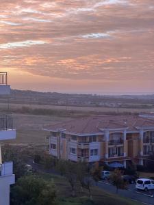 Penthouse with Panoramic Sea and Mountain Views, Sunset Kosharitsa