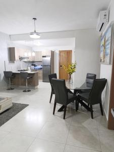 Boca del Mar III, apartamento 706A