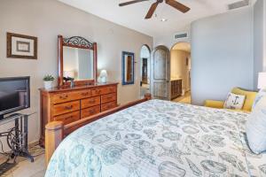 Oceanfront Condo - Private beach access