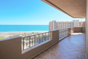 Oceanfront Condo - Private beach access