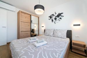 Novea Family Apartment with Terrace & Parking